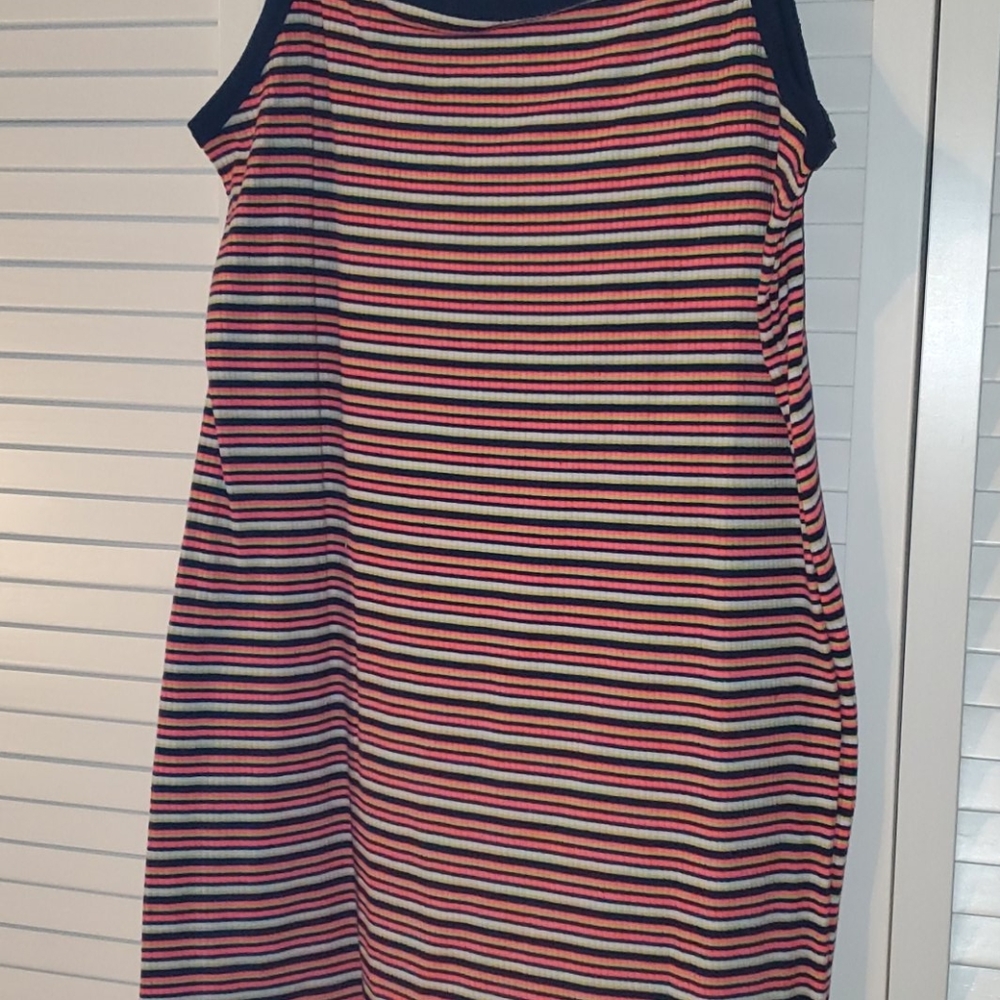 Dress - Picture 2 of 3